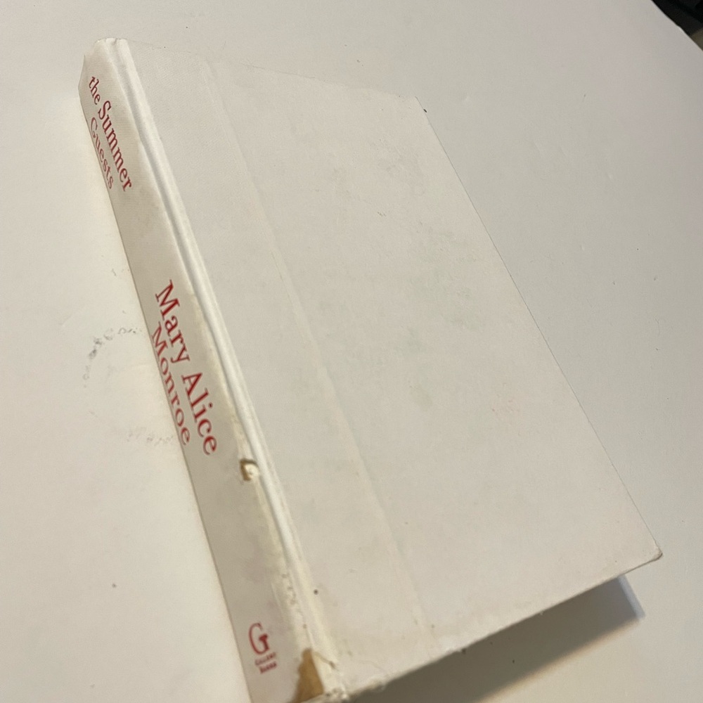 The Summer Guests Book by Mary Alice Monroe, Hardcover